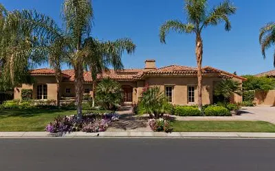 4 Ways to Improve Curb Appeal